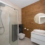 Prestige Vila *