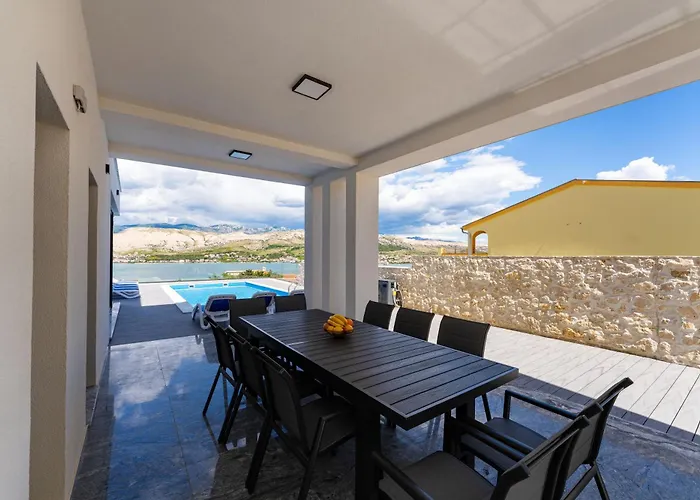 Villa Prestige Pag Town