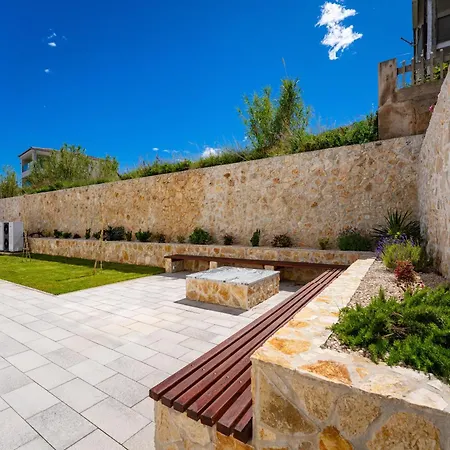 Prestige Villa *